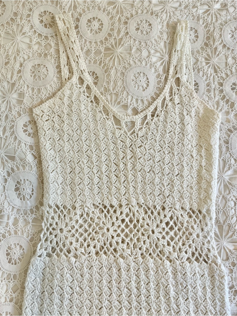 Vintage handmade white crochet sleeveless dress - Picture 2 of 7